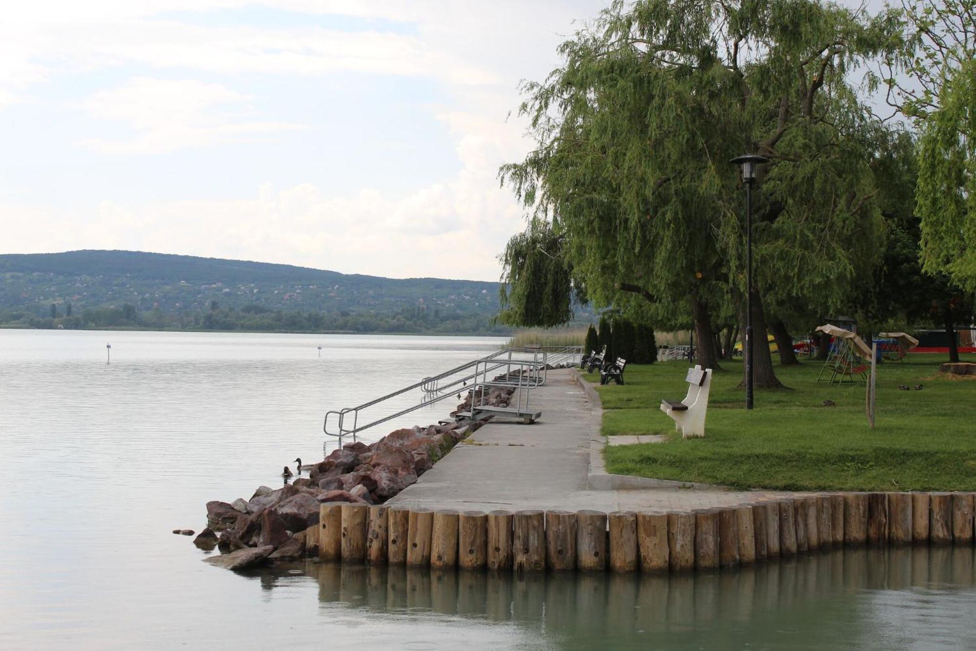 Föveny Apartmanok Balatonfůzfő Kültér fotó